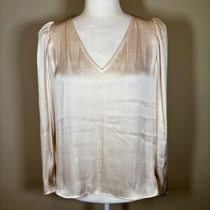 NWT Banana Republic Cream Satin V-Neck Blouse Size Medium Petite